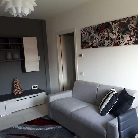 My Home Apartment Мира Екстериор снимка