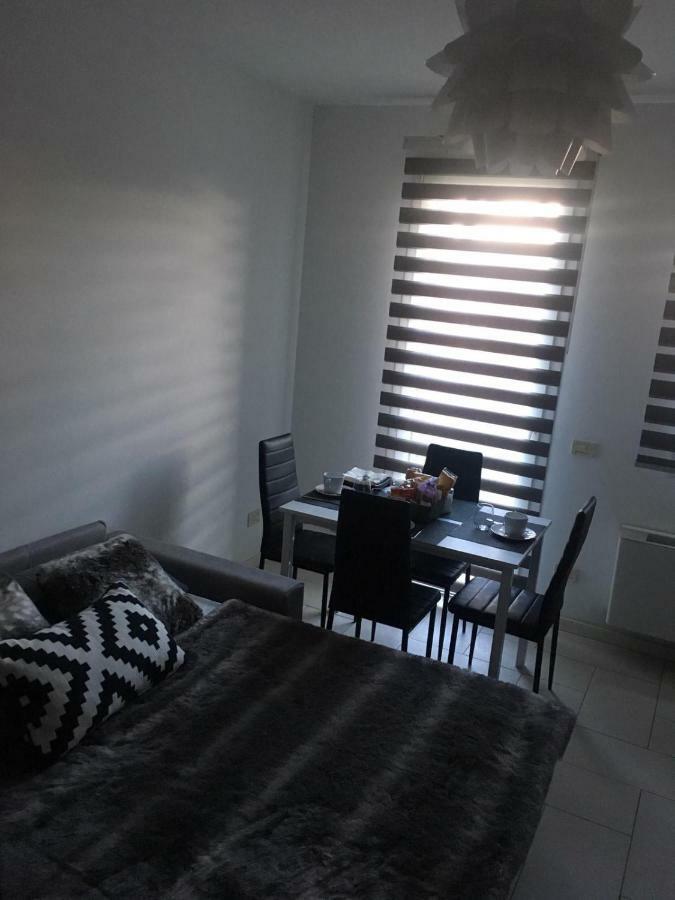 My Home Apartment Мира Екстериор снимка